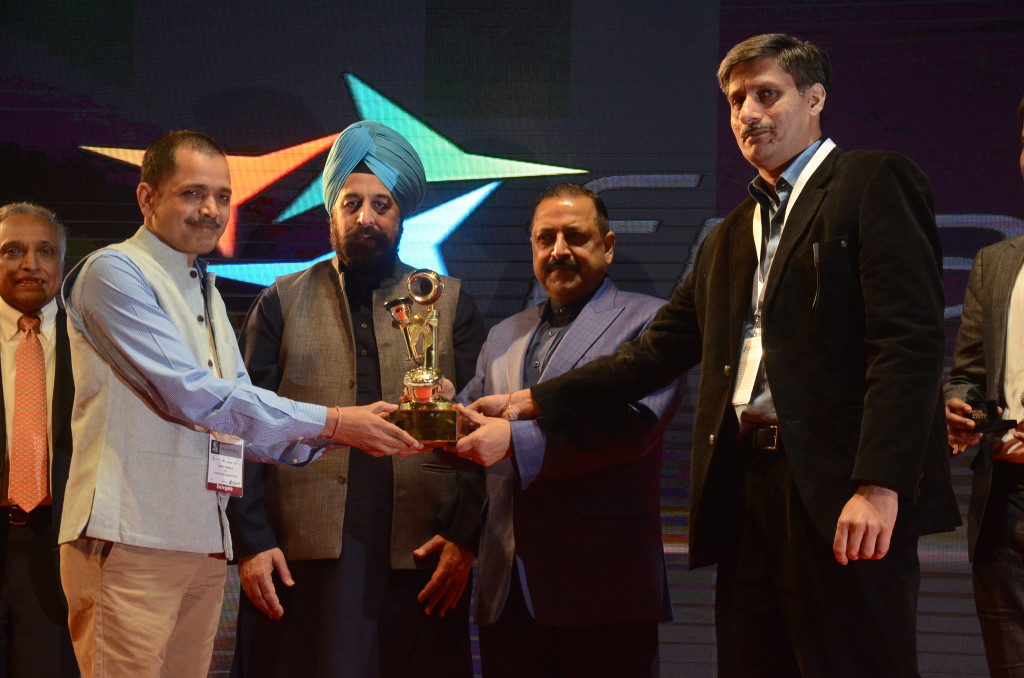 Fracton Technologies receiving the Best Telecom Product award at the 6th Aegis Graham Bell Awards
