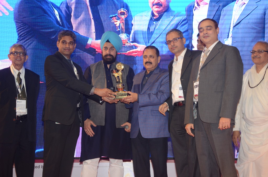HP Enterprise receiving the Digital India award at the 6th Aegis Graham Bell Awards